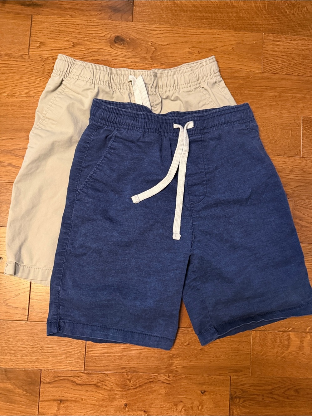 2 pair bundle Men’s Pull-On Drawstring Shorts in Navy and Khaki -XS